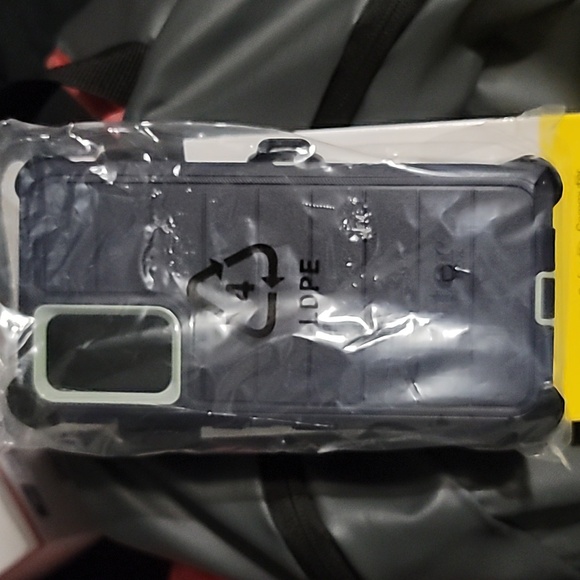 OtterBox Defender Screenless Series Galaxy Note 20 - Picture 4 of 8